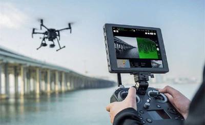 无人机.jpg 无人机.jpg