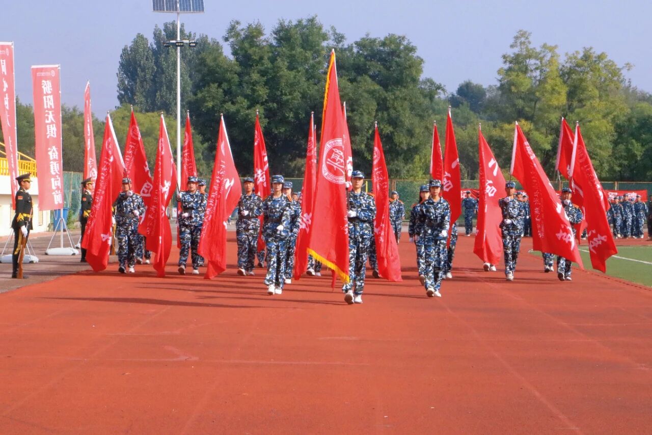 bat365正版唯一官网隆重举办2025年学生军训闭营仪式